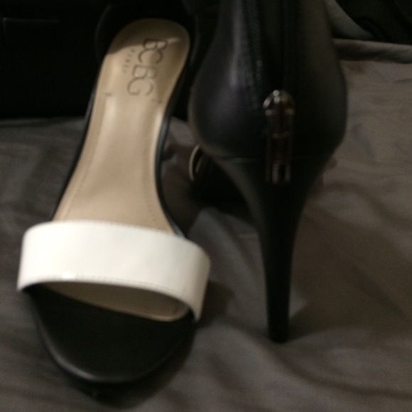 Bcbg black and white sandal heels - Picture 3 of 4
