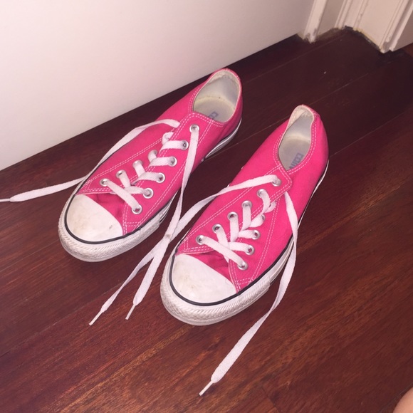 Red / Pink converse