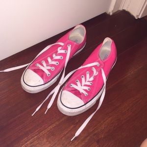 Red / Pink converse