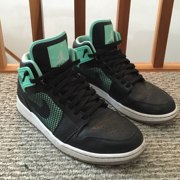 Nike Air Jordan - Picture 1 of 2