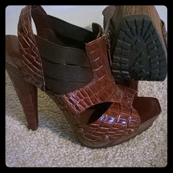 Jessica Simpson heels NWOT