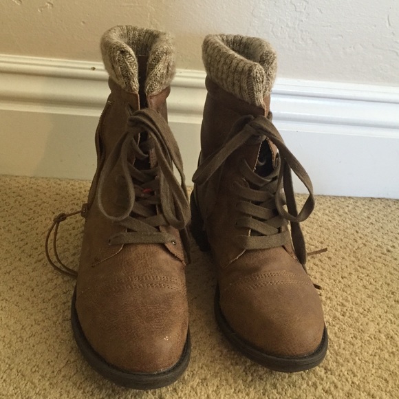 Boots - Picture 1 of 3