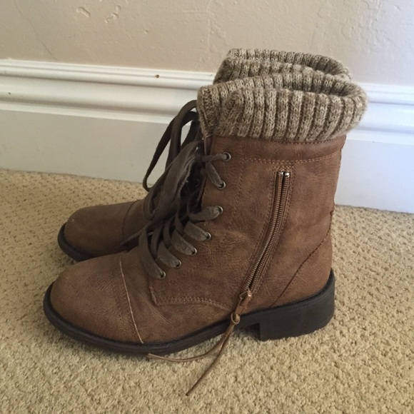 Boots - Picture 2 of 3