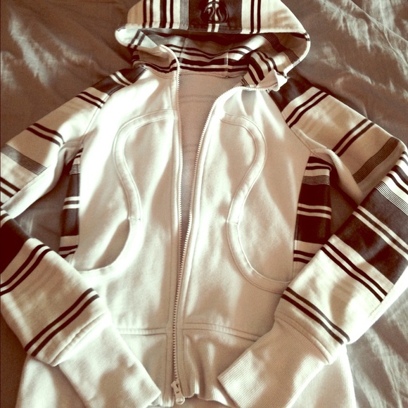 ✖️SOLD✖️ Lululemon Scuba hoodie.