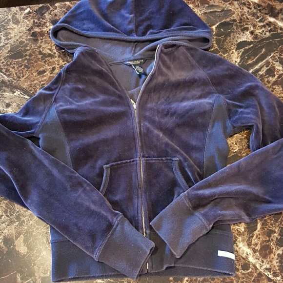 American eagle zip up