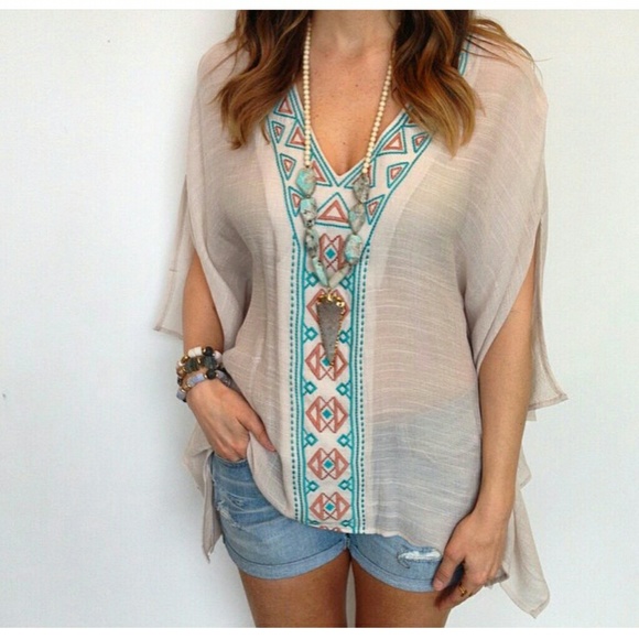 Tops - Flowy southwestern top - M