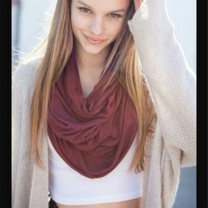 Brandy Melville Reese Scarf