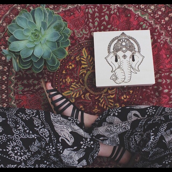 Brandy Melville Pants - Elephant print boho/harem pants