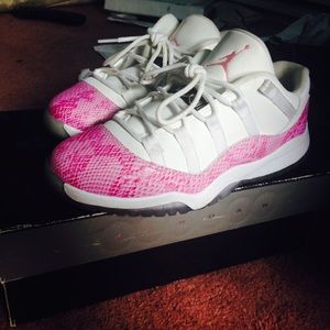 Jordan 11 snakeskin size 3y 💕💕