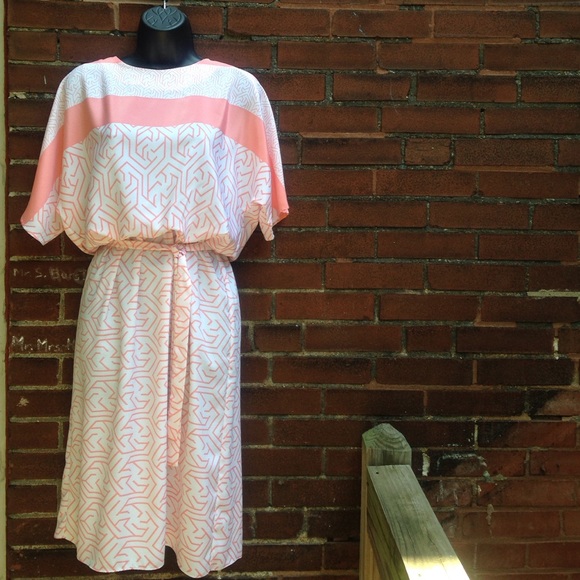 Vintage Dresses & Skirts - 🚫SOLD IN BUNDLE🚫Vintage 80's Coral Maze Dress