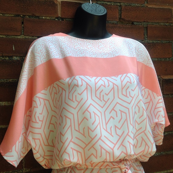 🚫SOLD IN BUNDLE🚫Vintage 80's Coral Maze Dress - Picture 2 of 4