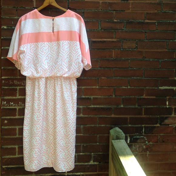 🚫SOLD IN BUNDLE🚫Vintage 80's Coral Maze Dress - Picture 4 of 4