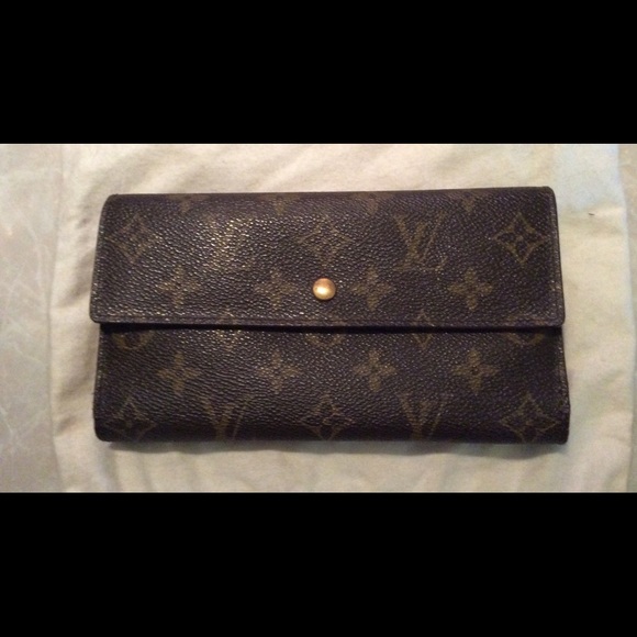 Louis Vuitton Monogram Long Tri-Fold Clutch Wallet