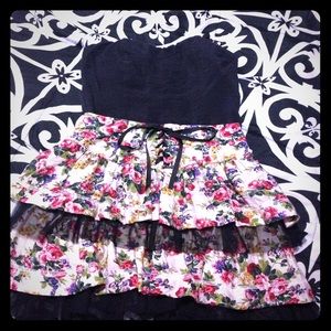 Black and floral corset dress!!🎀