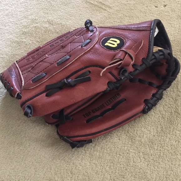 Wilsons Leather Other - Youth Wilson Baseball mitt