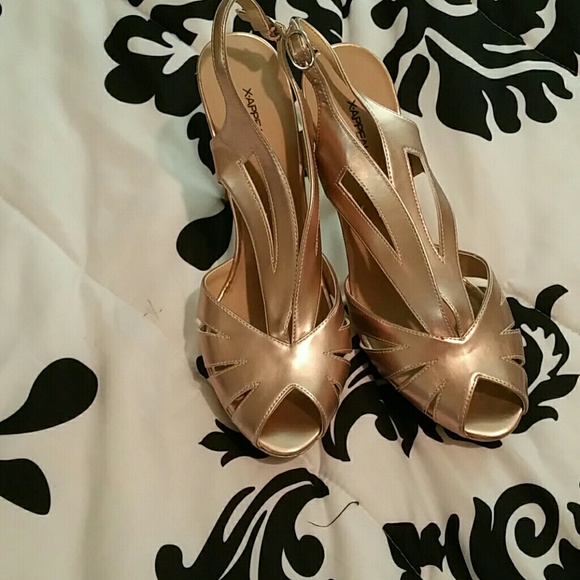 Shoes - Gold Peeptoe High heels