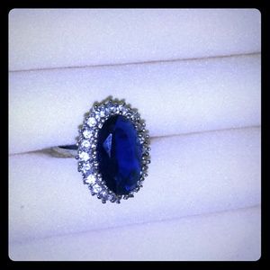 Large blue ring size 7