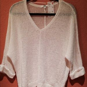 Light weight sweater