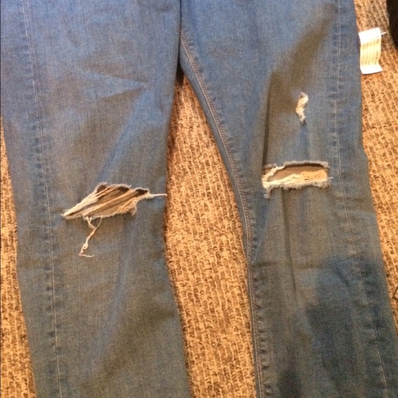 ripped jeans - Picture 2 of 2