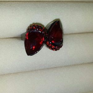 Size 7.5 split red jewel ring