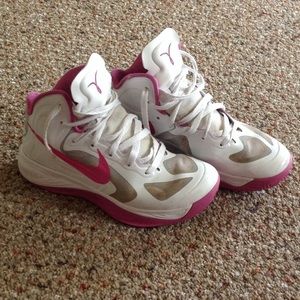 Nike Basketball Shoe