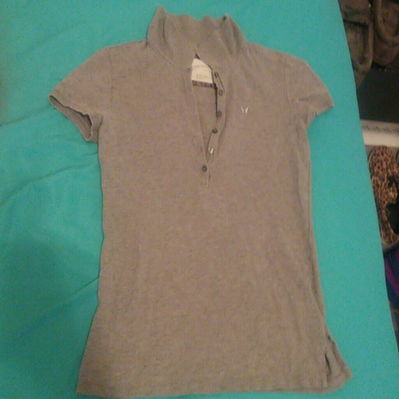 Gray Aeropostale shirt