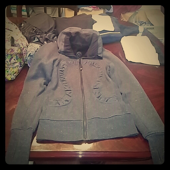 Lululemon cuddle up grey w/glitter sz 2 4trade