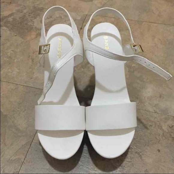 NIB white sandal platform wedge