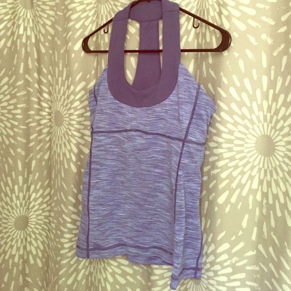 Lulu blue workout top w/ built in bra🌷🌹🌻