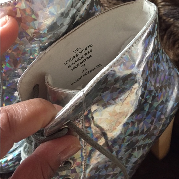 💥SOLD💥Holographic Lita - Picture 2 of 3