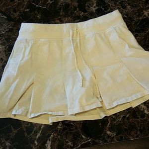 Light yellow Aeropostale skort