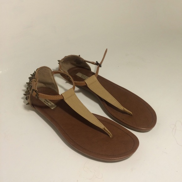 Simply Vera by Vera Wang studded sandals