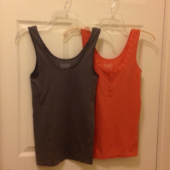 🎀 CLEARANCE PRICE -Two tank tops-orange and gray
