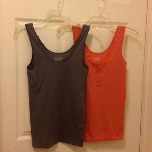 🎀 CLEARANCE PRICE -Two tank tops-orange and gray