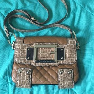 Guess Cross Body Hand Bag 👝