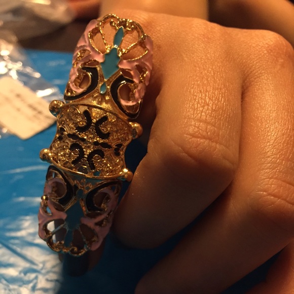 Beautiful multi color full finger ring size6