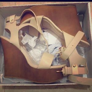 NIB Nude double buckle ankle strap platform wedges