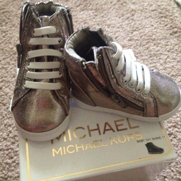 Michael Kors Sneakers - Picture 1 of 4