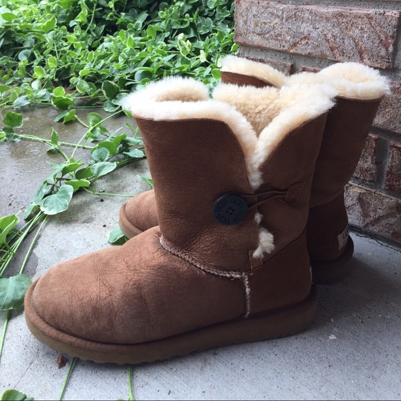 ON HOLD Chesnut Bailey Button Metallic