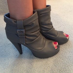 Open toe bootie