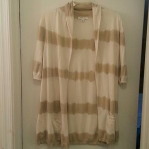 Soft cotton short sleeved cardigan style top