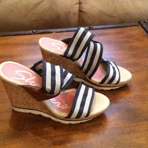Sketchers - Women's Wedges - size 7