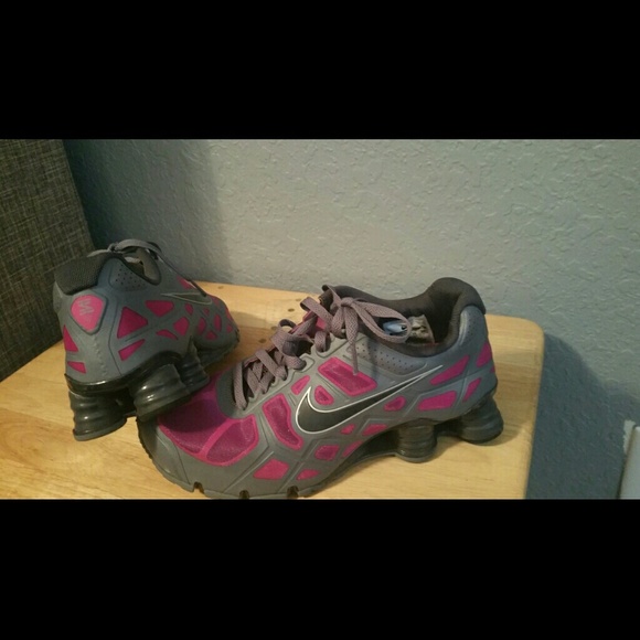 Nike shocks