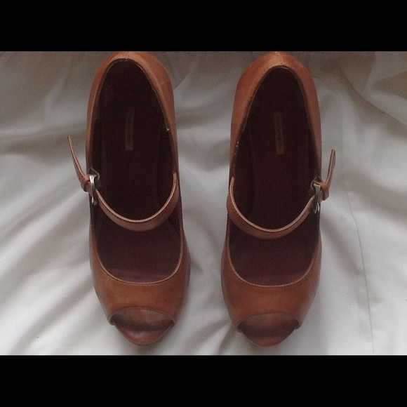 SOLD Max  studio brown leather size 6