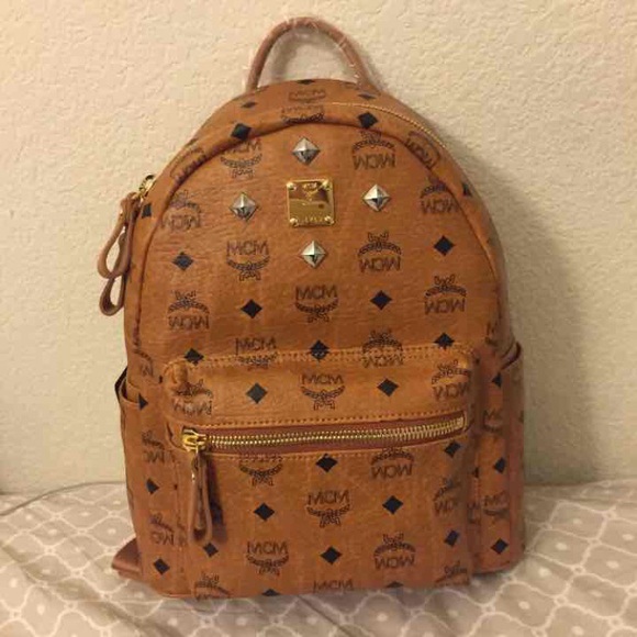 🅿️🅿️MCM stark sprinkle stud small backpack🅿️🅿️