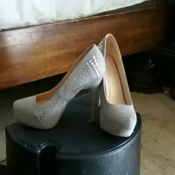 Charming Charlie Pumps