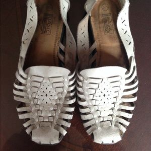 Vintage white sandals