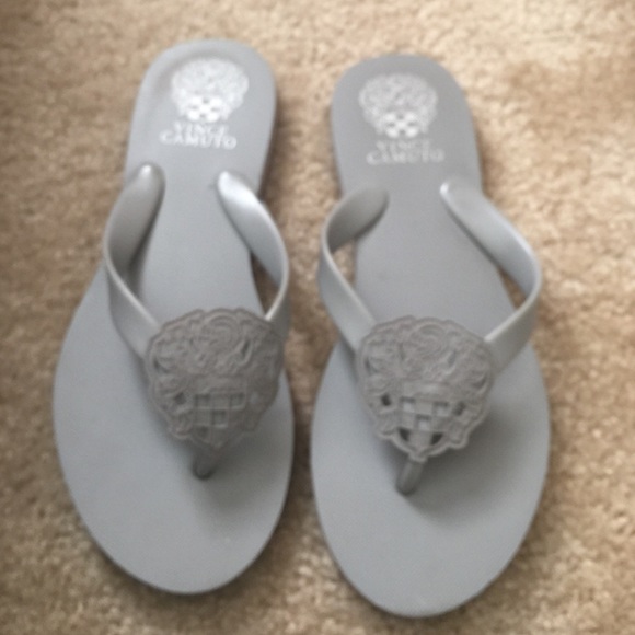 💥Sold💥 Vince Camuto Flip Flops