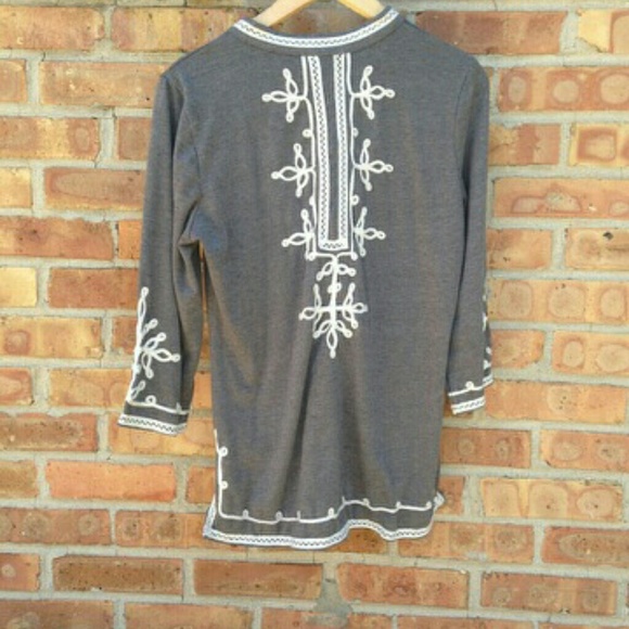 Top - Picture 2 of 2