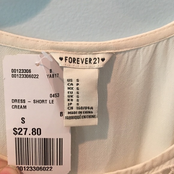 Dress- short LE cream - Picture 3 of 3